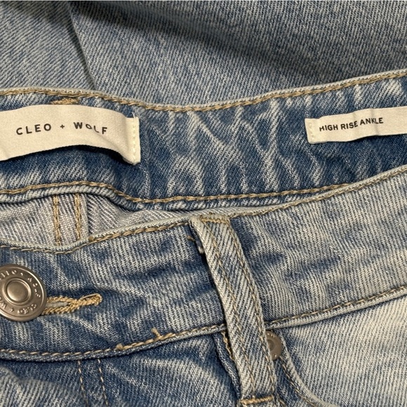 Women's Straight Leg Jeans - Light Blue - Picture 3 of 4